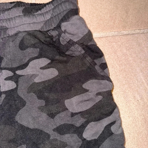 Soma WKND Soft Brushed Terry Jogger, black gray camo size XS - Picture 10 of 14